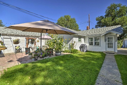 Well-equipped Cody Cottage 2 Miles to Cody Rodeo! image 1